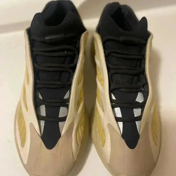 Adidas Yeezy 700 V3 "Safflower"APE 779001 
#126401668 Men's 10 US KANYE WEST - Picture 9 of 16